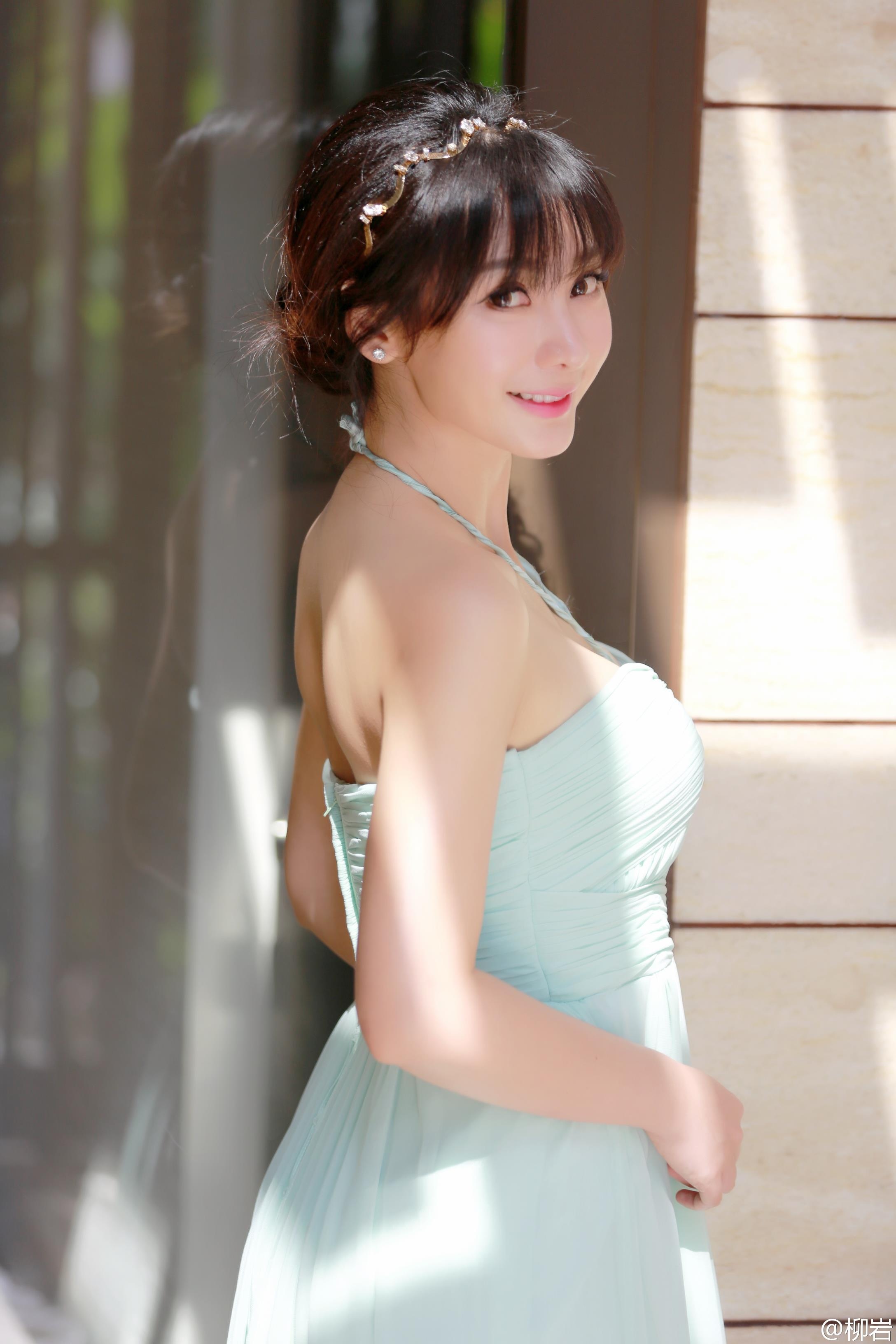 Giai nhan noi tieng lu mo co dau trong le cuoi anh 11