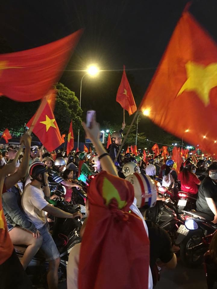 Sao Viet mung chien thang cua U23 Viet Nam anh 11