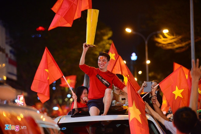 Sao Viet mung chien thang cua U23 Viet Nam anh 1