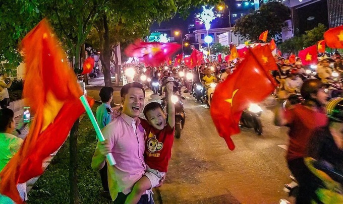 Sao Viet mung chien thang cua U23 Viet Nam anh 9