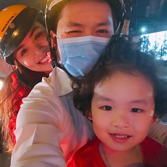 Sao Viet mung chien thang cua U23 Viet Nam anh 15