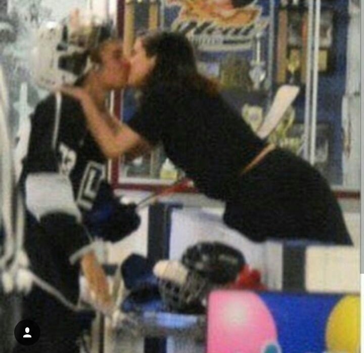 Justin Bieber hôn Selena Gomez ảnh 2 Justin Bieber hon Selena Gomez anh 2