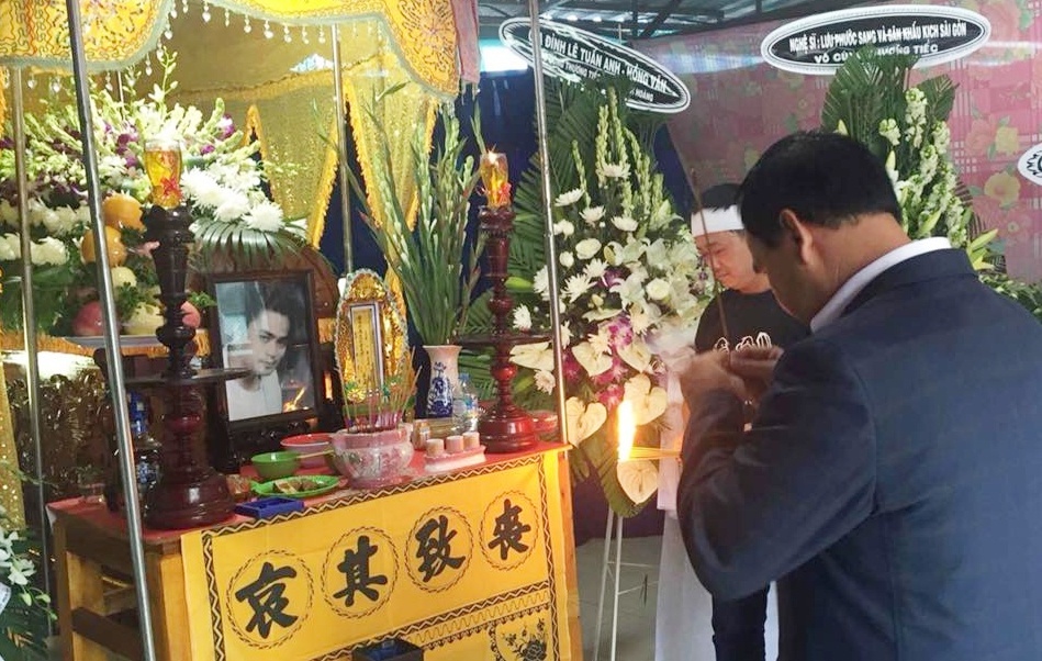 Quyen Linh, Le Tuan Anh ve Long An vieng Nguyen Hoang hinh anh