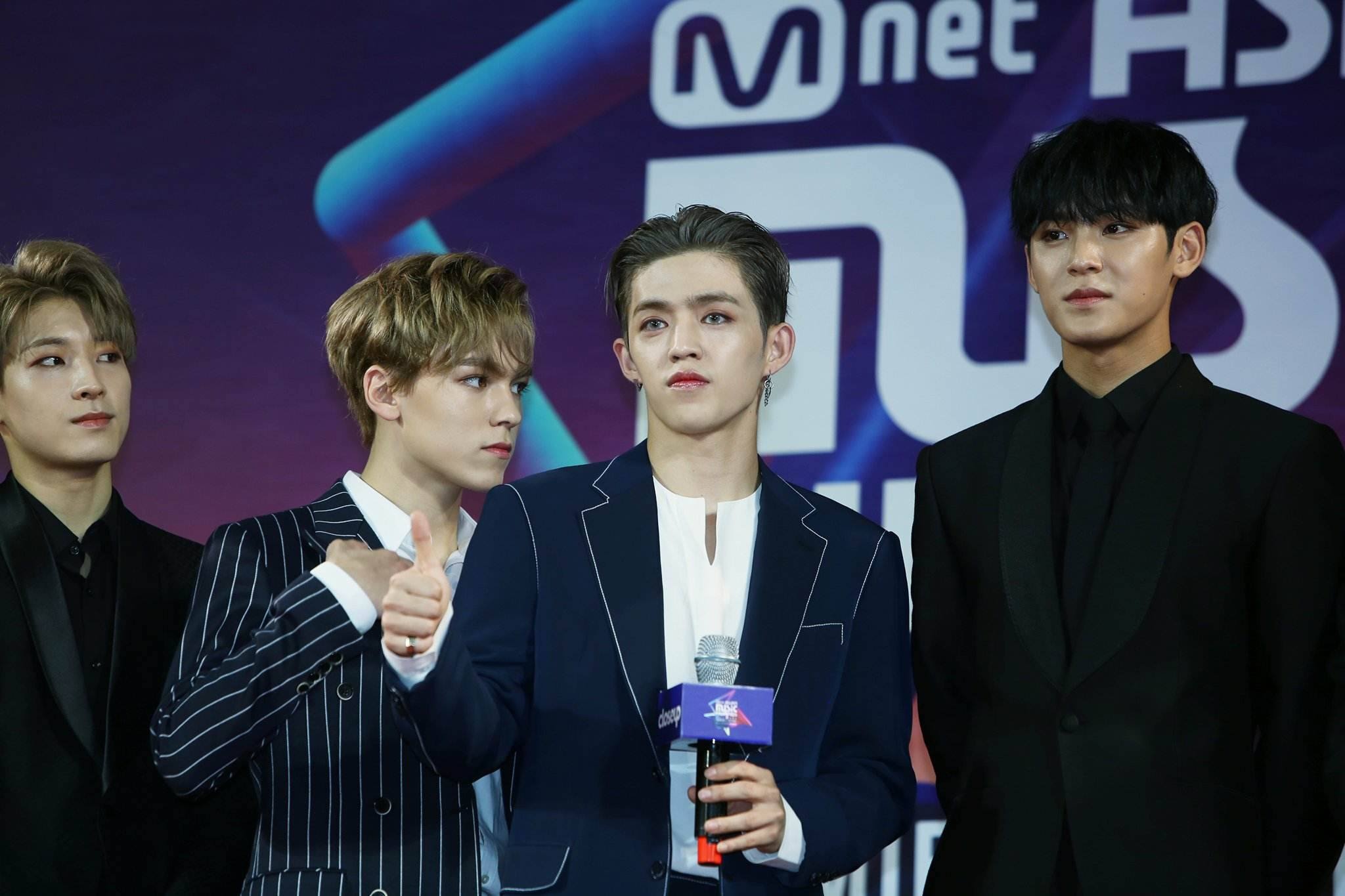 Sao Viet hoi ngo dan nghe si Han Quoc tren tham do MAMA hinh anh