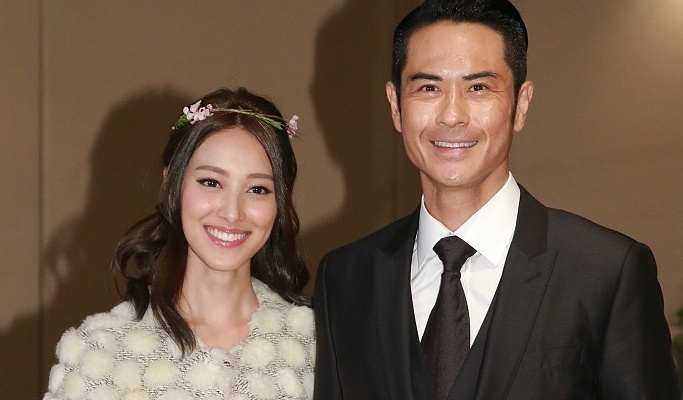 Hoa hau gia the Hong Kong mac cam can, co yeu tai tu U50 hinh anh