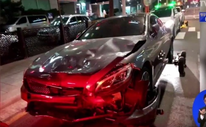 Taeyeon lái xe gây tai nạn liên hoàn ảnh 3 Taeyeon lai xe gay tai nan lien hoan anh 3