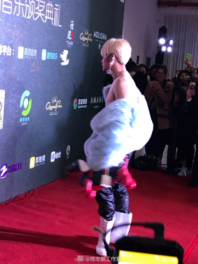 Tai tu 'Hoan Chau cach cach' mac do phu nu anh 2