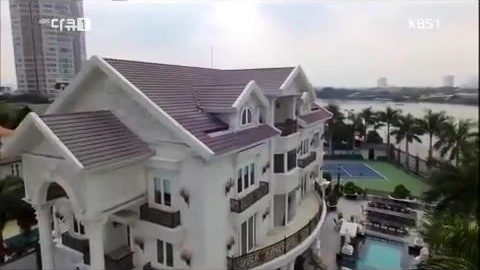 Clip biet thu sang, sieu xe va du thuyen cua nha chong Tang Thanh Ha hinh anh