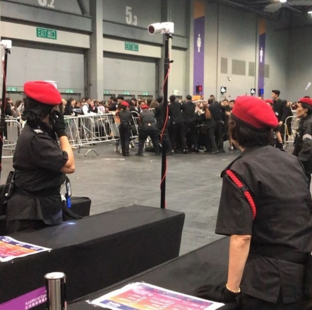 Xung dot xay ra tai MAMA o Hong Kong anh 3