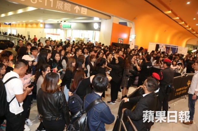 Xung dot xay ra tai MAMA o Hong Kong anh 4