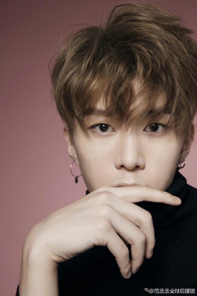 Em trai Phạm Băng Băng lột xác ngoại hình ảnh 5 Em trai Pham Bang Bang lot xac ngoai hinh anh 5