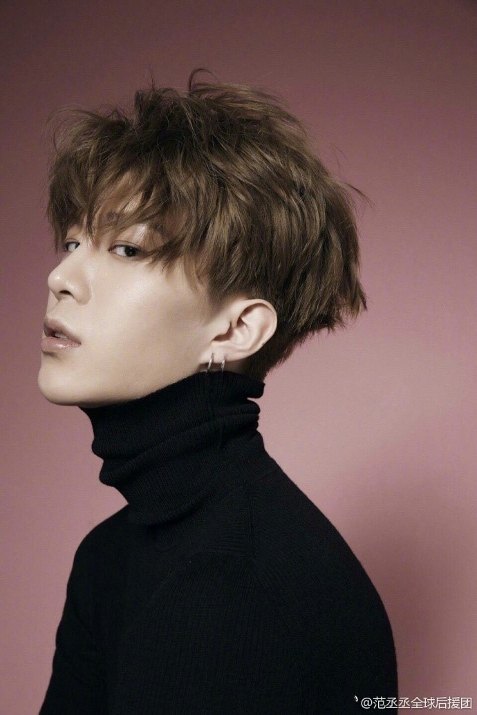 Em trai Phạm Băng Băng lột xác ngoại hình ảnh 4 Em trai Pham Bang Bang lot xac ngoai hinh anh 4