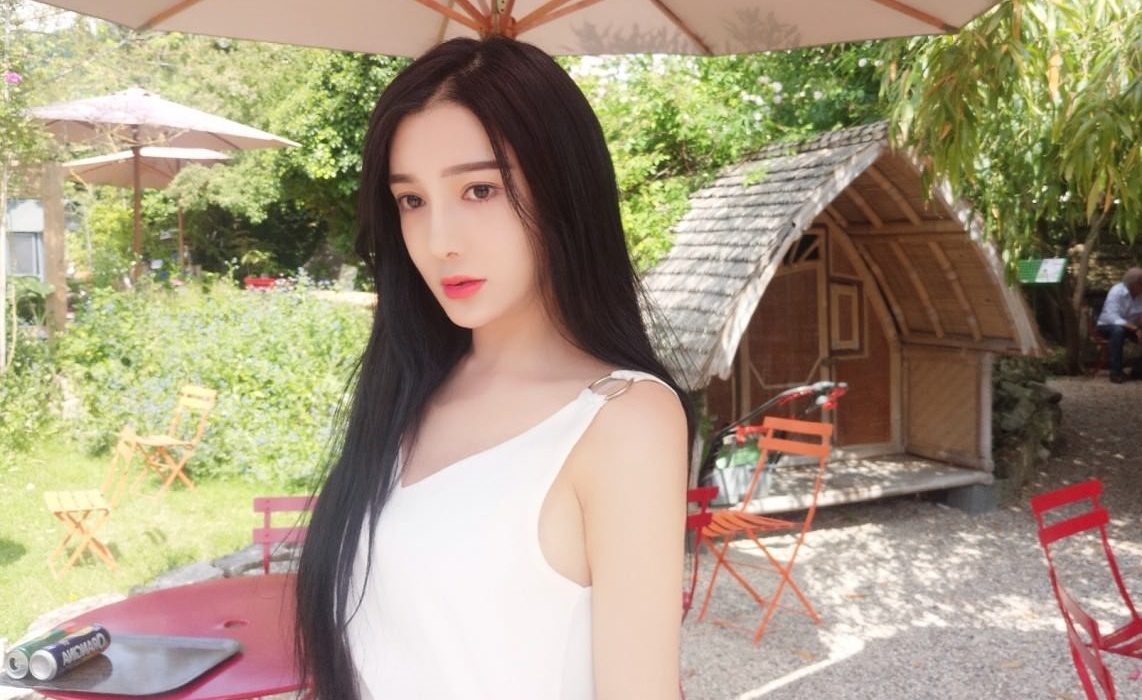 Sao nu chet loa the da duoc hoa tang bi mat hinh anh