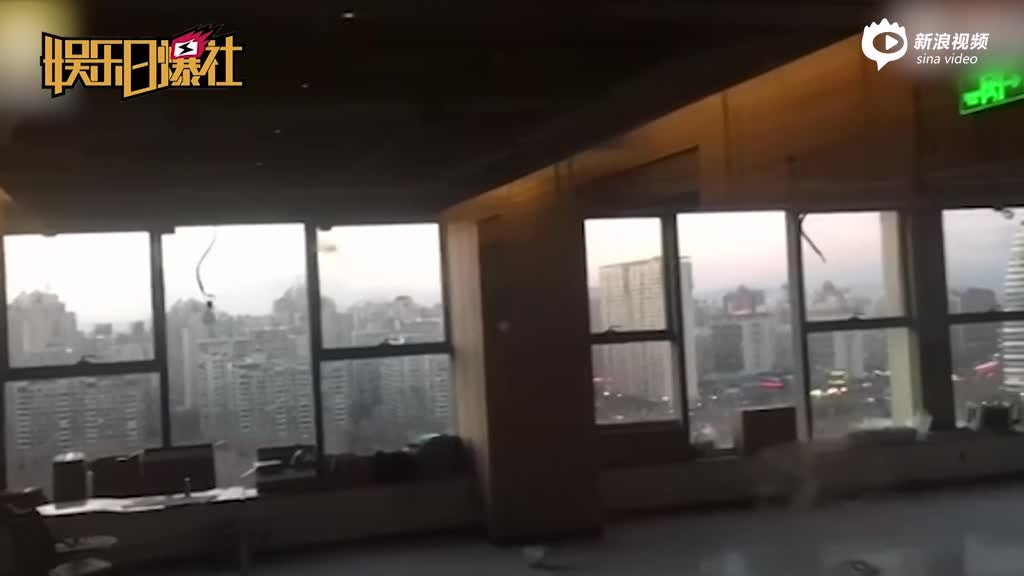 Trieu Vy dong cua 4 cong ty anh 2