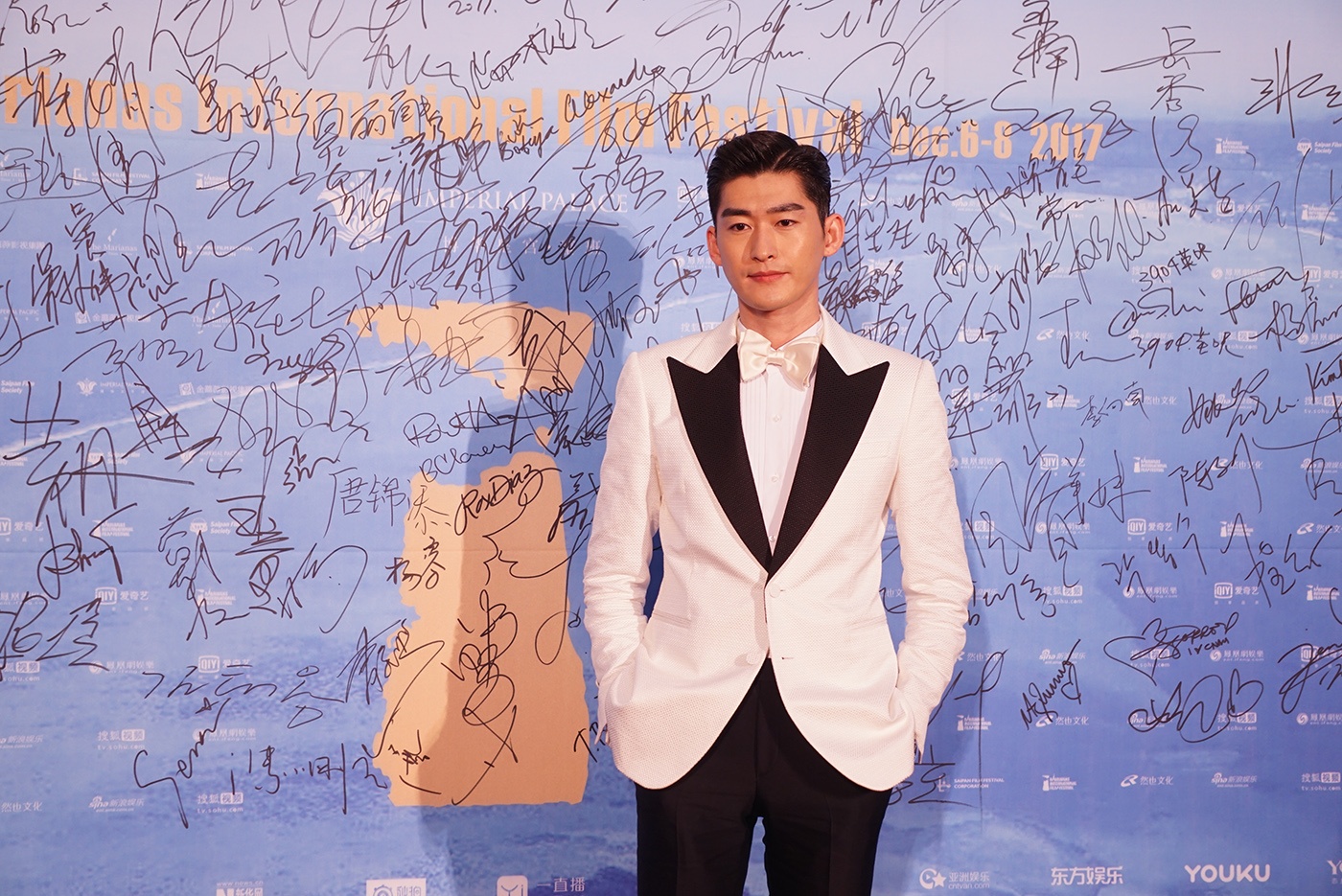 Yoona nổi bật trên thảm đỏ ảnh 7 Yoona noi bat tren tham do anh 7