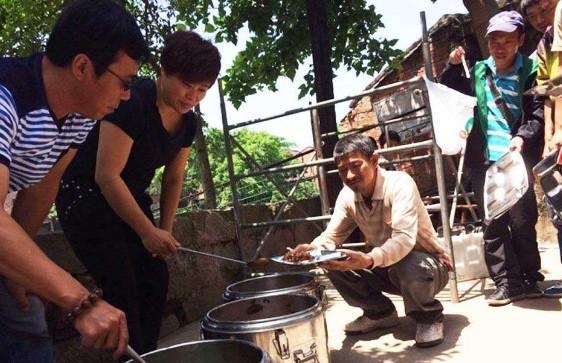 Bua an tam bo tren phim truong cua sao Trung Quoc anh 1