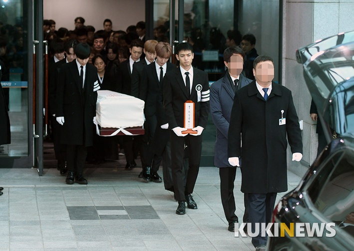 Le dua tang Jong Hyun anh 4