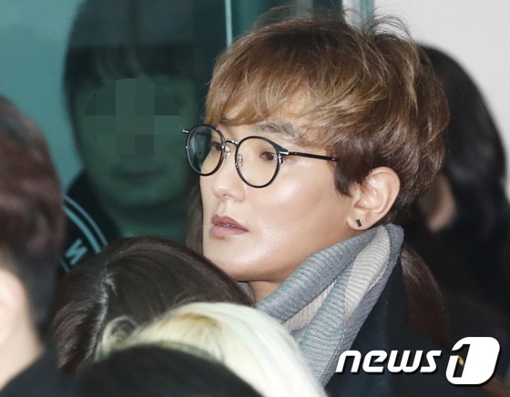 Le dua tang Jong Hyun anh 17