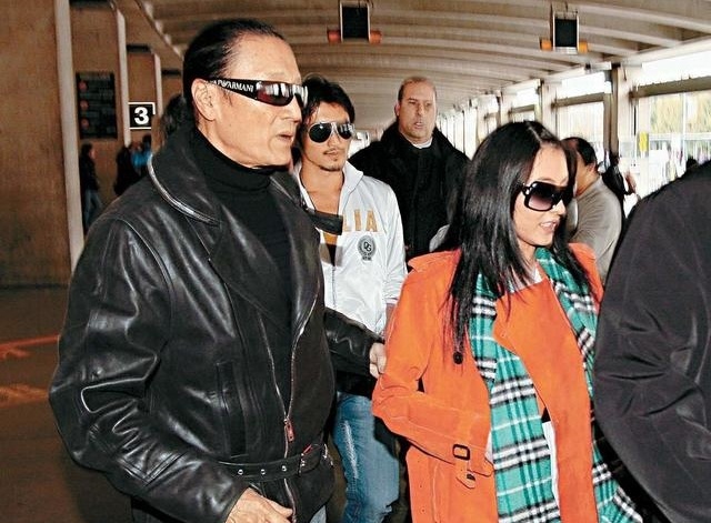 Cha Ta Dinh Phong de lai toan bo tai san cho Truong Ba Chi va hai chau hinh anh