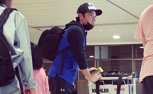 Jang Dong Gun mac gian di khi toi san bay Phu Quoc hinh anh