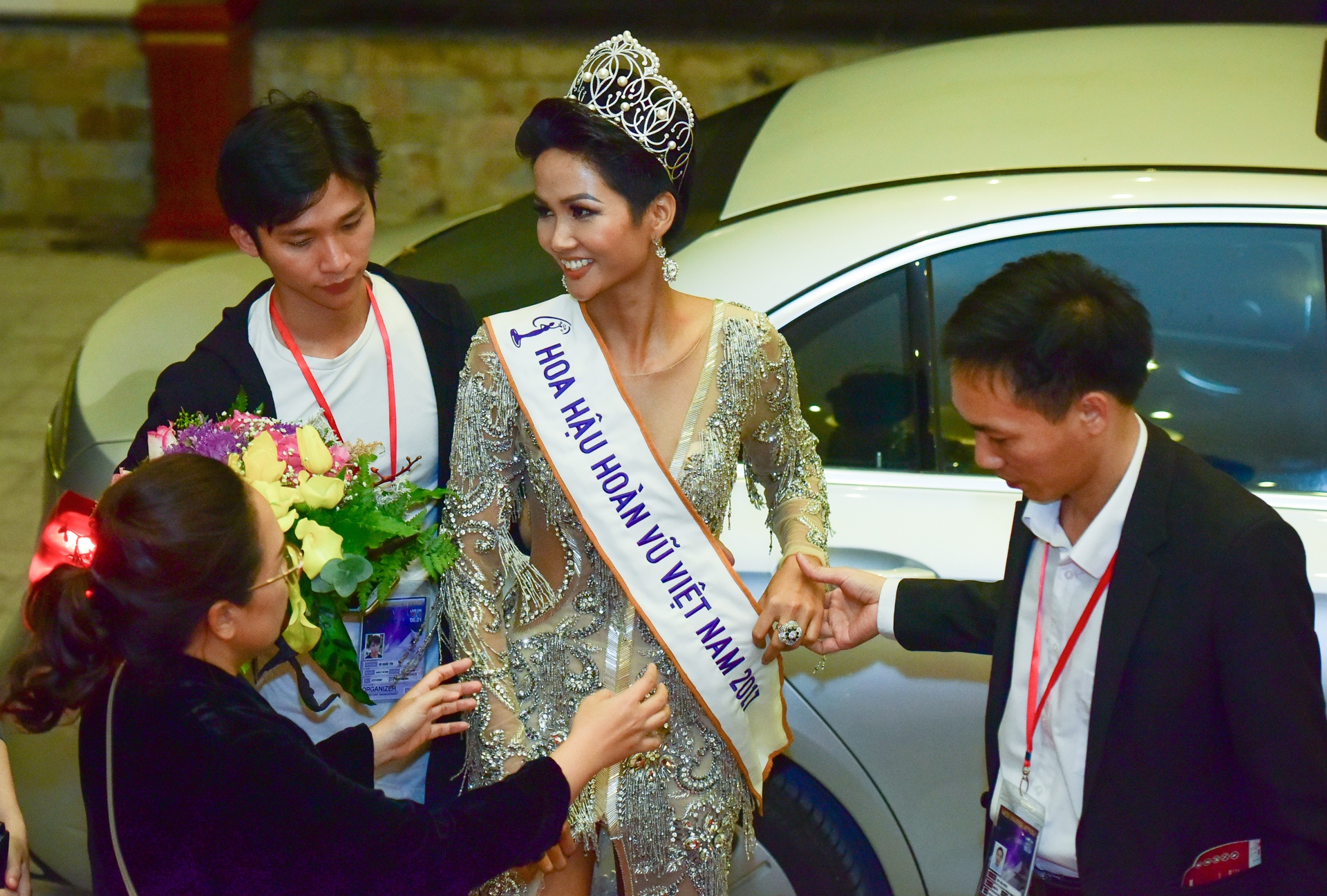 Yeu cau xu ly phong vien miet thi H'hen Nie anh 3