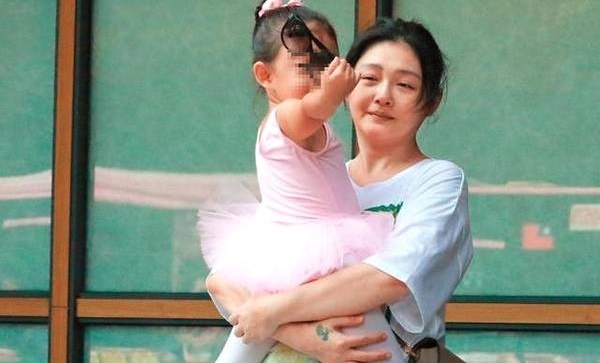 Tu Hy Vien giam 10 kg sau khi bi che beo phi anh 2