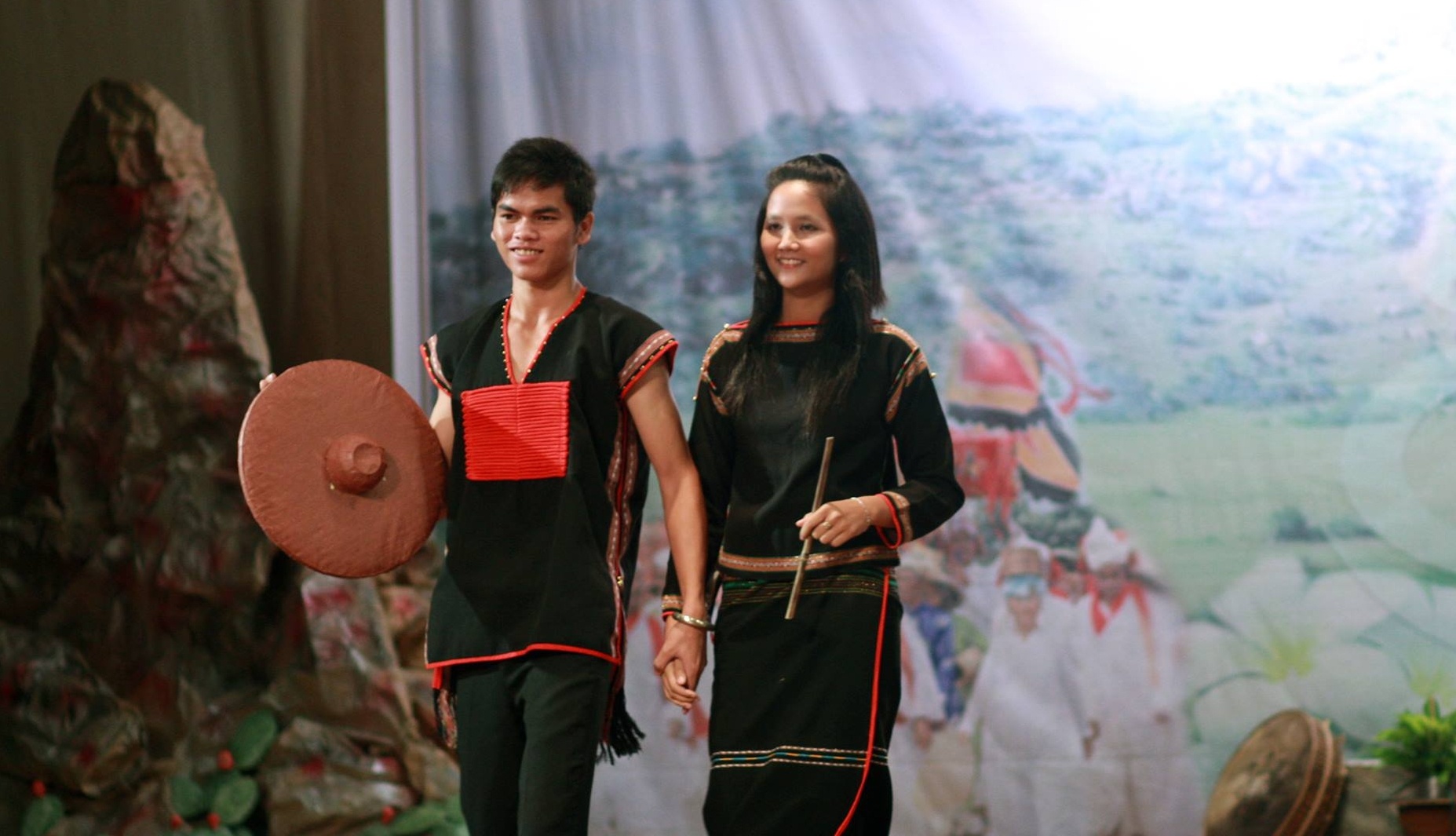 Hoa hậu Hoàn vũ H'Hen Niê thời quá khứ ảnh 2 Hoa hau Hoan vu H'Hen Nie thoi qua khu anh 2