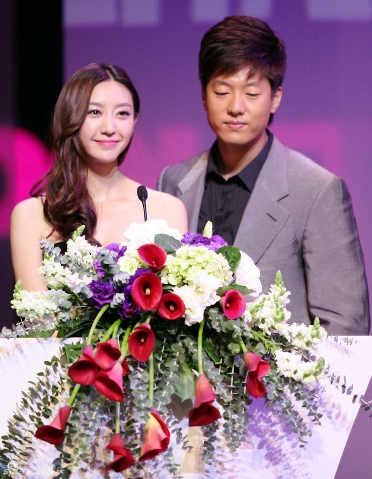 Scandal ngoai tinh cua sao Hoa ngu anh 7