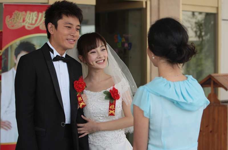 Scandal ngoai tinh cua sao Hoa ngu anh 2