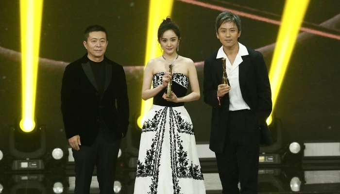 Duong Mich, Dang Sieu la 'vua - hoang hau' mang xa hoi Trung Quoc hinh anh