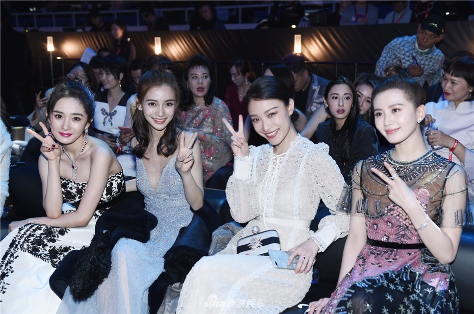 Dan sao Hoa ngu tren tham do anh 13