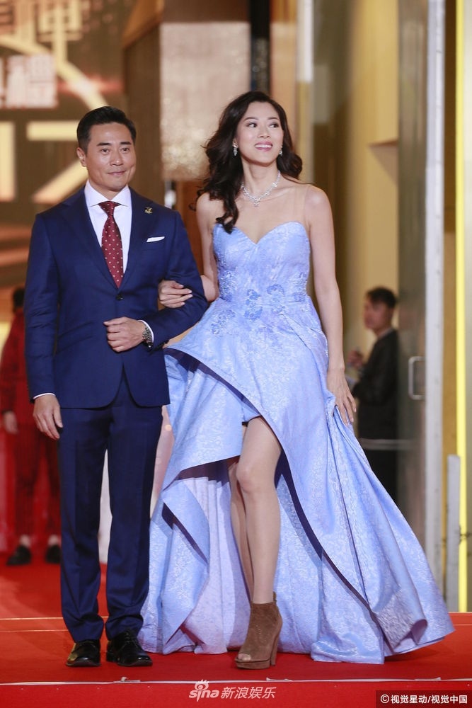 Dan sao TVB tren tham do anh 4