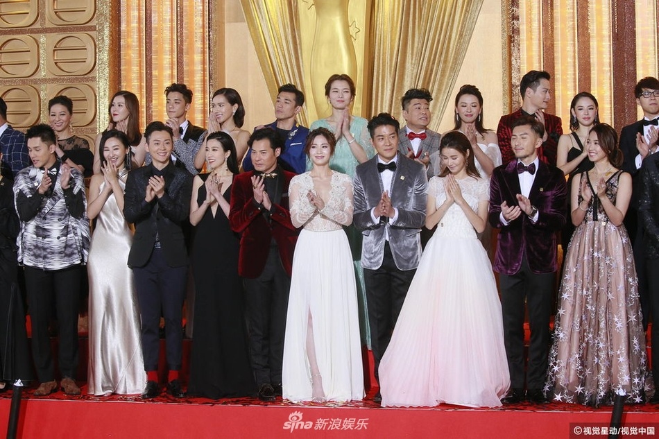 Dan sao TVB tren tham do anh 12