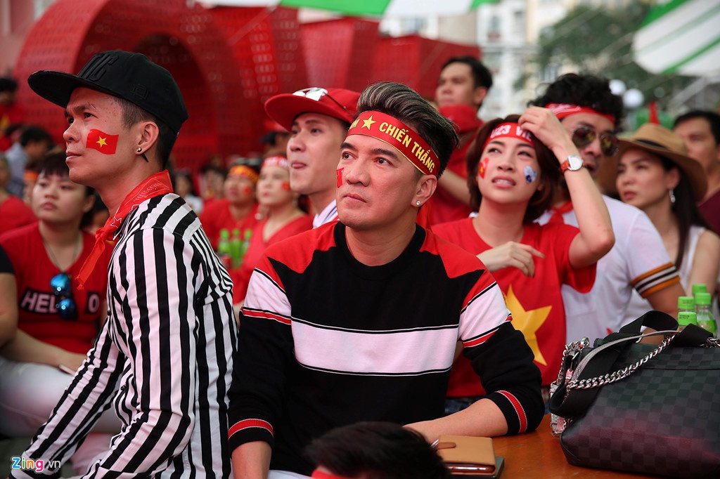 Nghe si co vu U23 Viet Nam anh 1