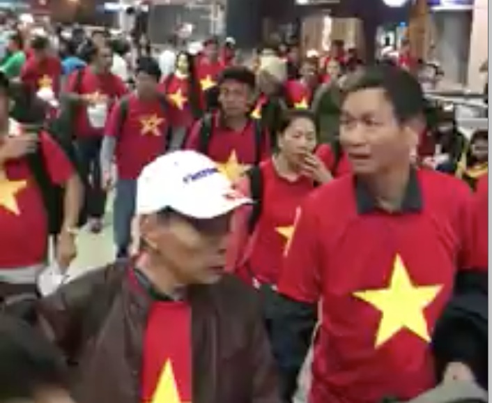 Clip hang tram CDV bay toi Trung Quoc vao sang 27/1 co vu U23 Viet Nam hinh anh