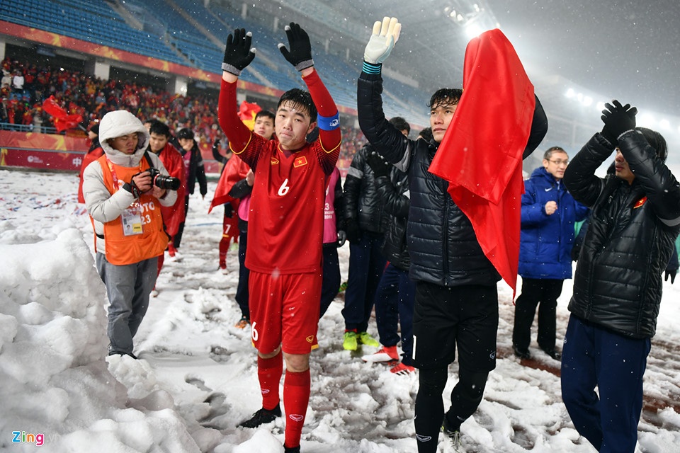 Nghe si Viet: 'U23 Viet Nam, hay ngang dau that cao' hinh anh