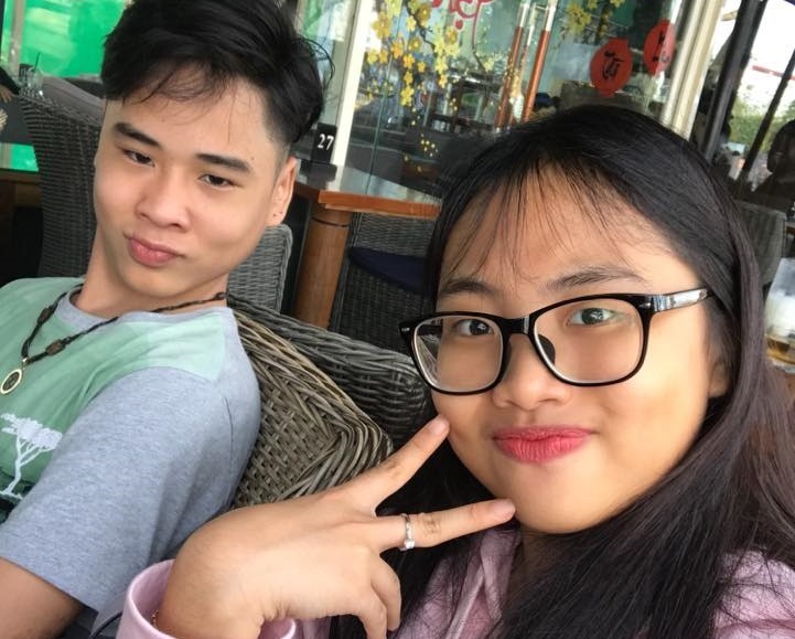 Nghi van Phuong My Chi co ban trai o tuoi 15 hinh anh