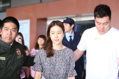 Baek Ji Young chat vat kiem tien, lo lieu cho chong bi bat vi ma tuy hinh anh