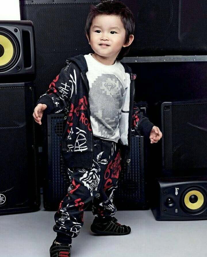 Con trai Pham Van Phuong anh 3