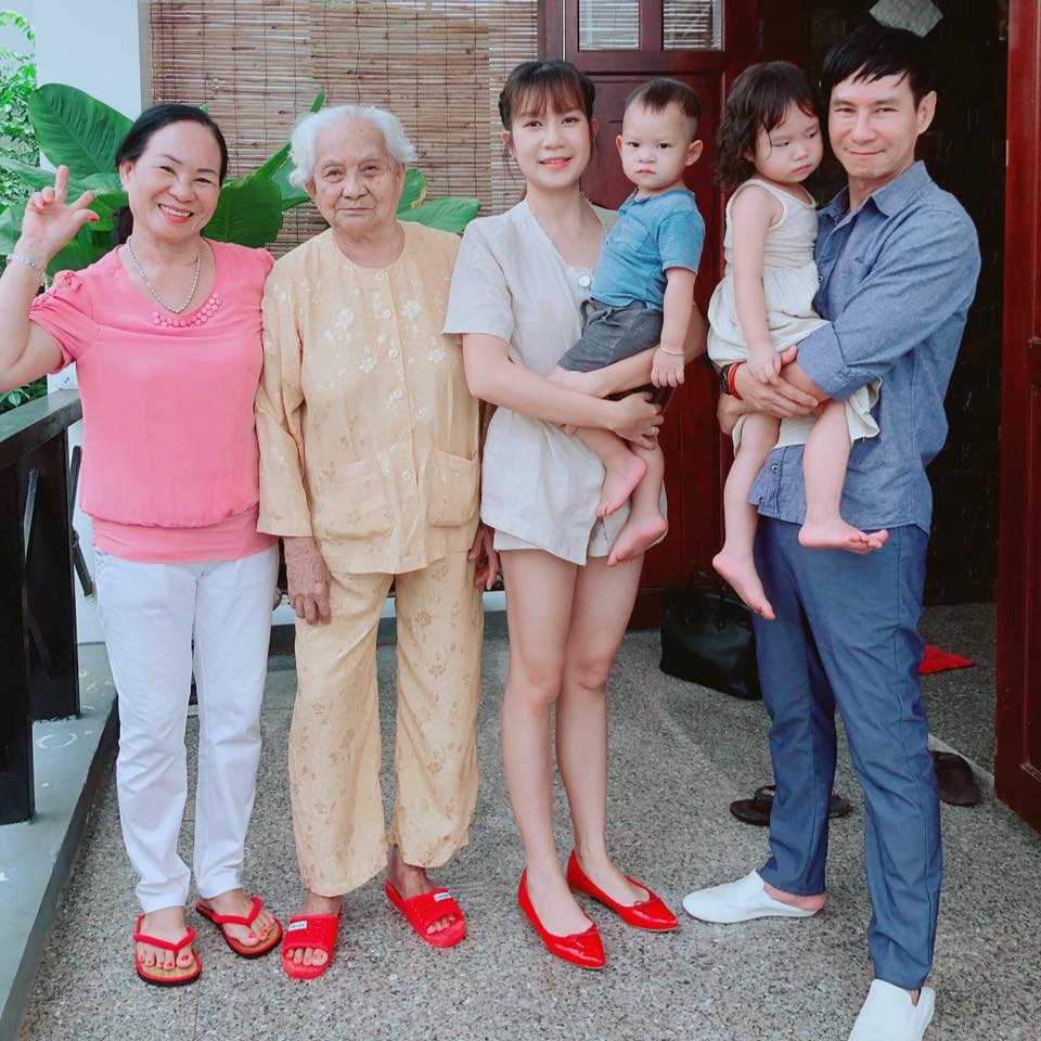 Sao Viet ve que don Tet anh 2