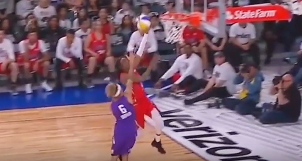 Clip Justin Bieber that bai khi co doat bong tu Quavo hinh anh