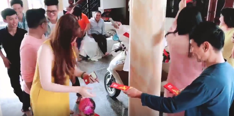 Sao Viet ve que don Tet anh 3