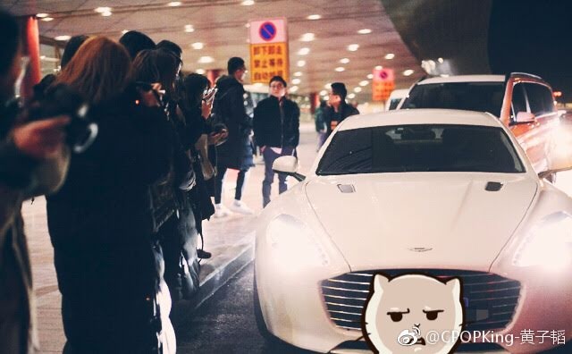 Hoàng Tử Thao khoe siêu xe ảnh 2 Hoang Tu Thao khoe sieu xe anh 2