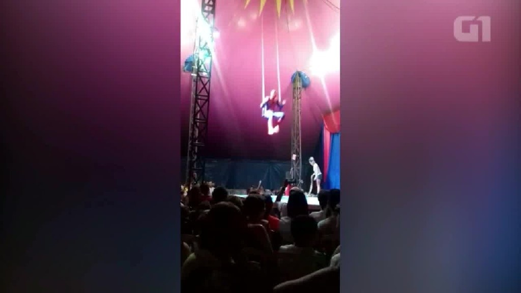 Clip dien vien xiec nga khi du day tren cao hinh anh