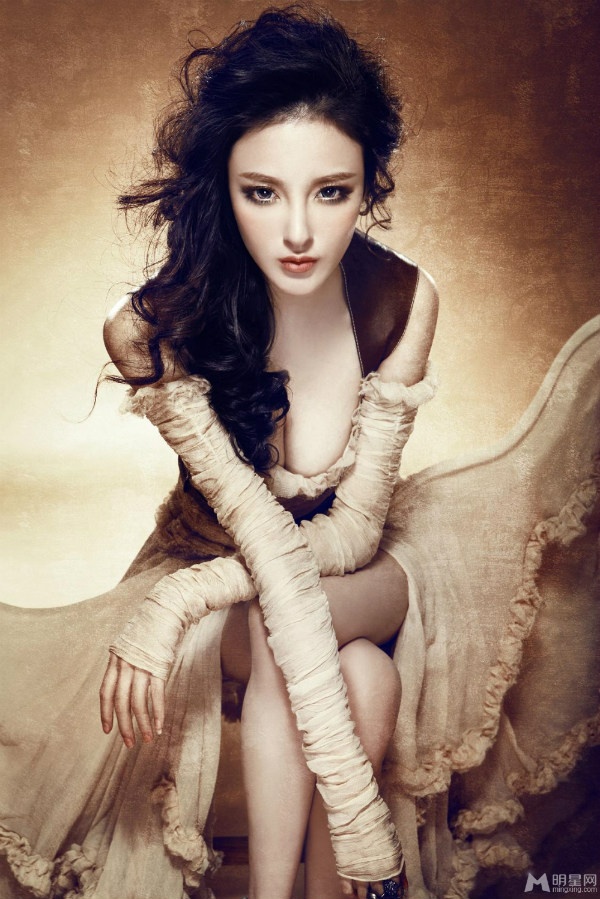 Sao Hoa ngu khoe than anh 2