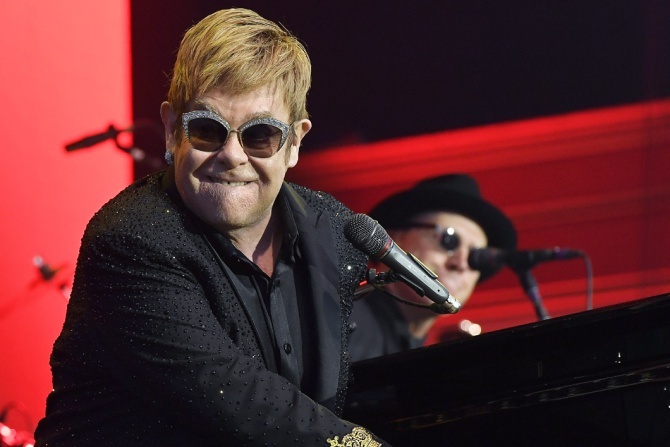Elton John bo san khau anh 2