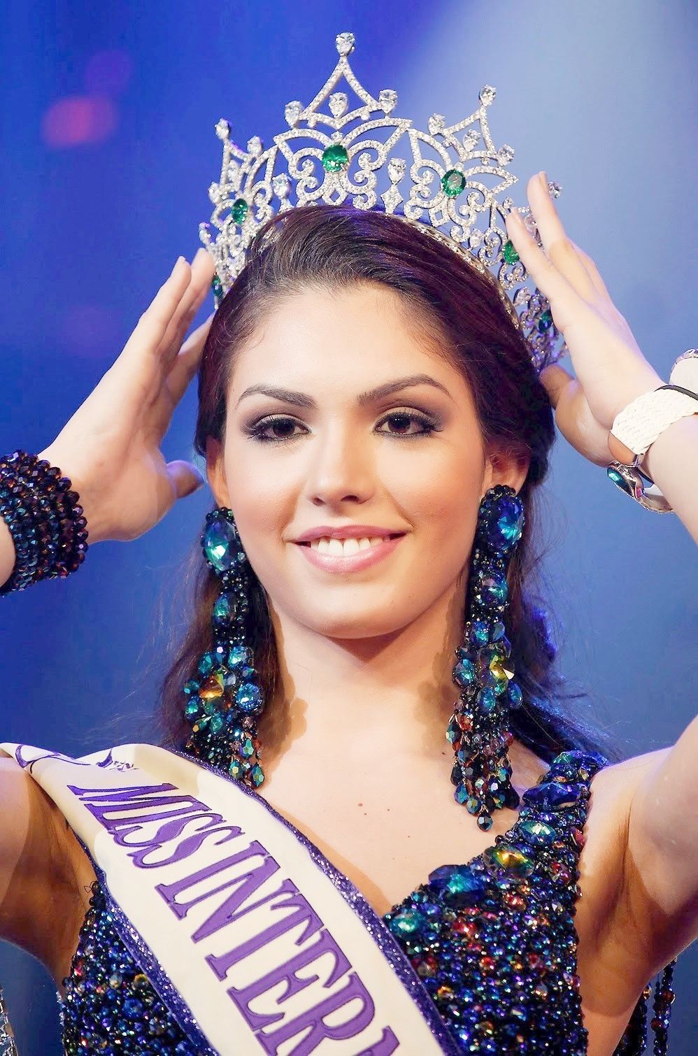 Hoa hau chuyen gioi Huong Giang anh 7