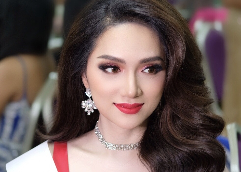 Hanh trinh Huong Giang tro thanh Hoa hau Chuyen gioi Quoc te 2018 hinh anh