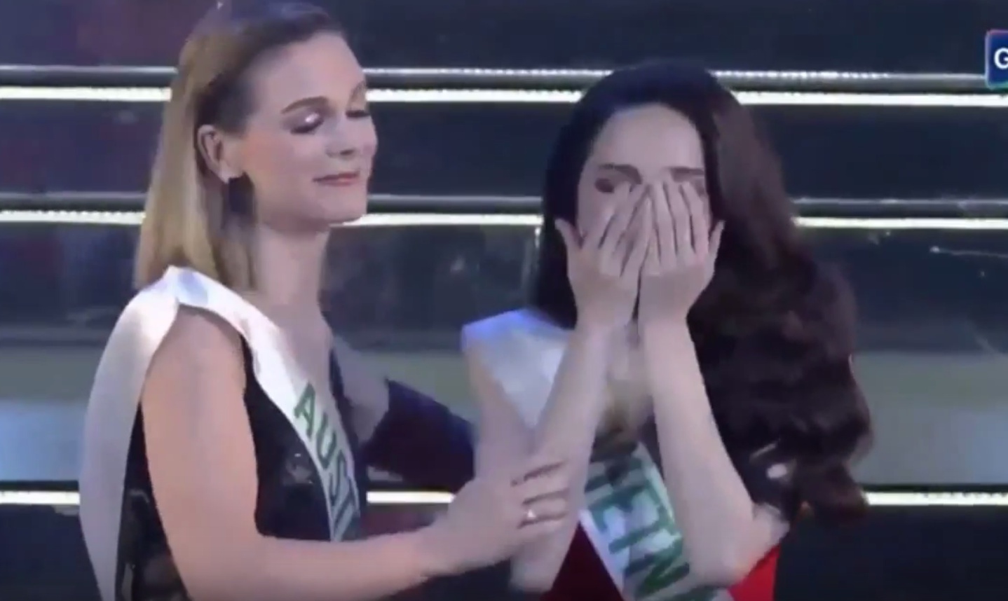 Clip khoanh khac Huong Giang Idol dang quang Hoa hau Chuyen gioi hinh anh