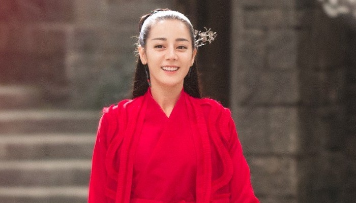 Dich Le Nhiet Ba bi che bai trong phim dong cung Chau Du Dan hinh anh